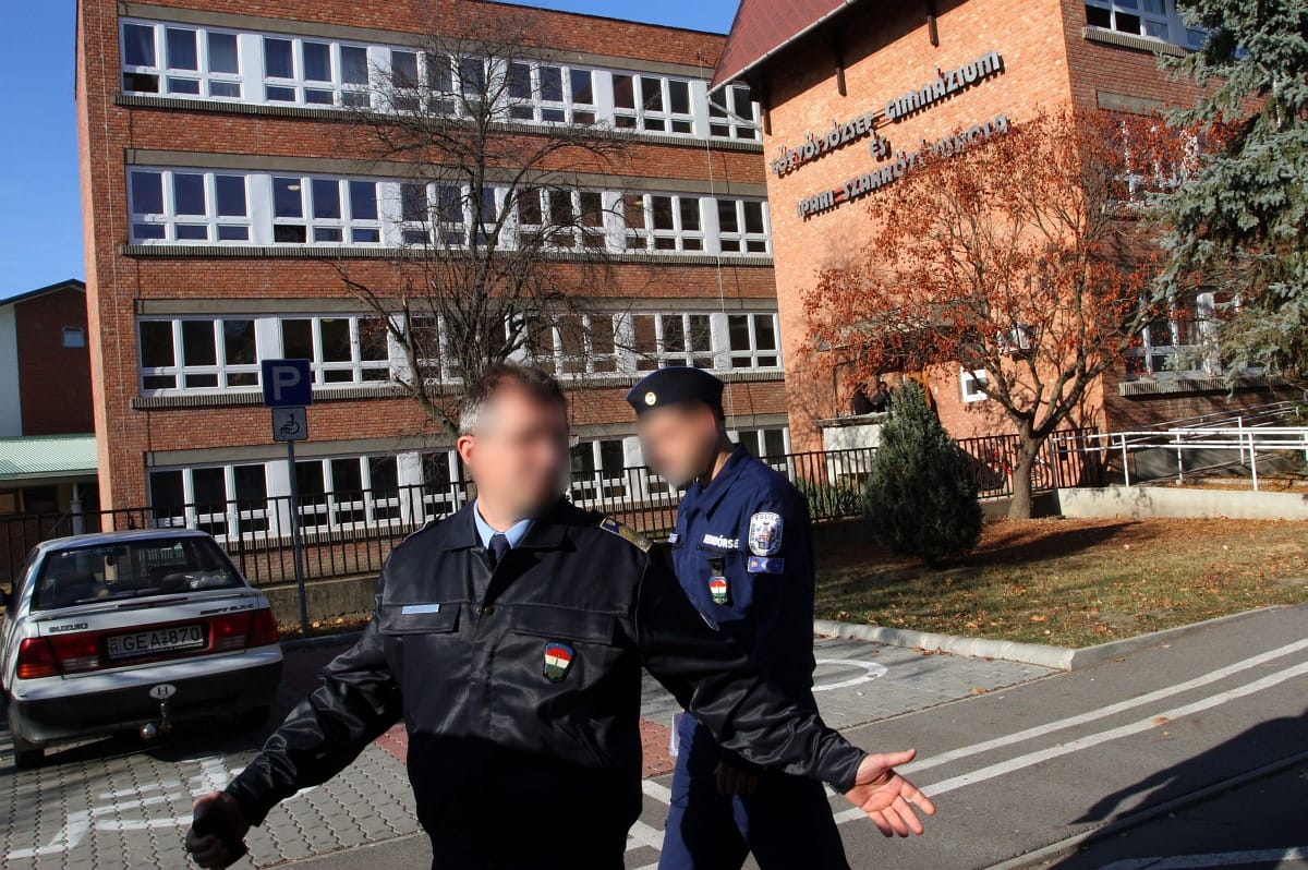 Két diákot késeltek meg egy tiszaújvárosi iskolában