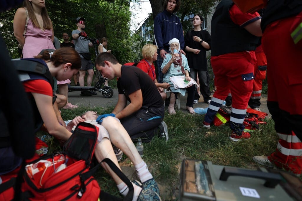Hat civil, köztük egy 14 éves kislány vesztette életét egy játszóteret ért orosz rakétatámadásban