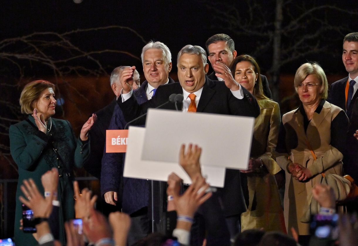 Cas Mudde: Nyerne-e Orbán tiszta választásokon, korrekt választási rendszerben?
