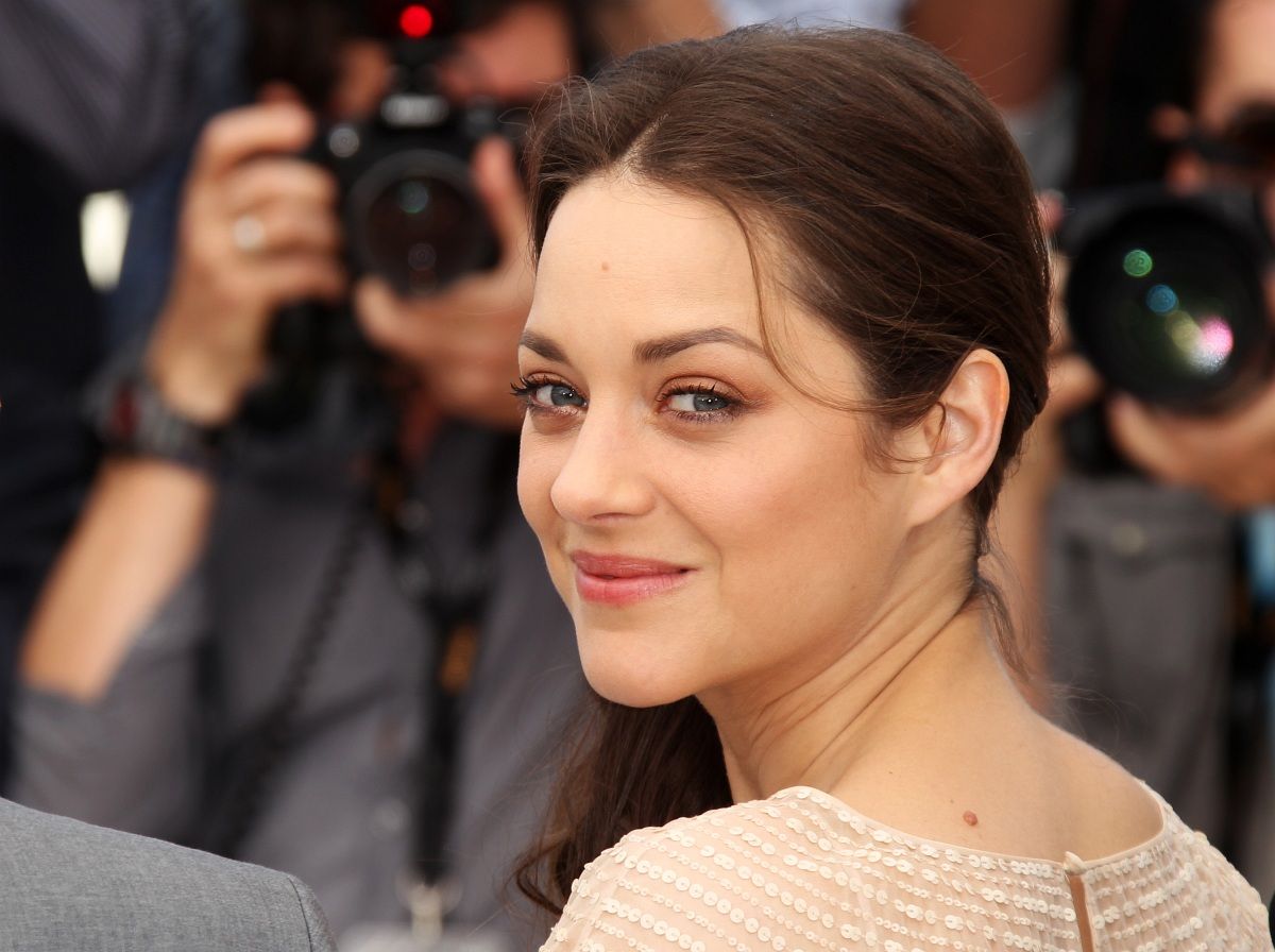 Marion Cotillard tagadja, hogy ő hódította el Brad Pittet