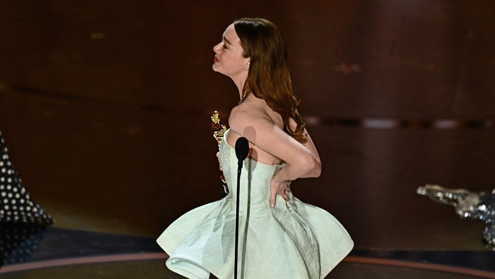 Kisebb ruházati incidens érte Emma Stone-t az Oscar-gálán