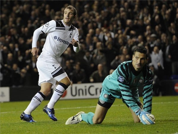 Másfél hónapra lesérült Van der Vaart