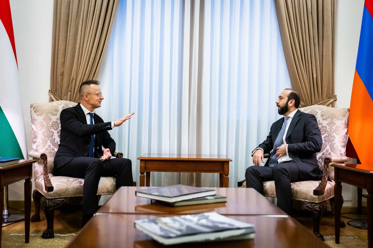 12 évvel az azeri baltás gyilkos elengedése után újranyílnak a magyar–örmény nagykövetségek