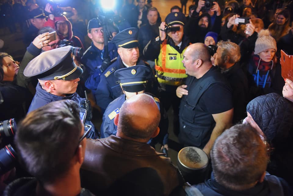Hervadt tüntetések között a szemét lehet a legnagyobb húzás