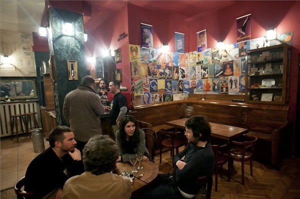 Free Ci-Gi - közösségi dohányzóhely nyílt Budapesten