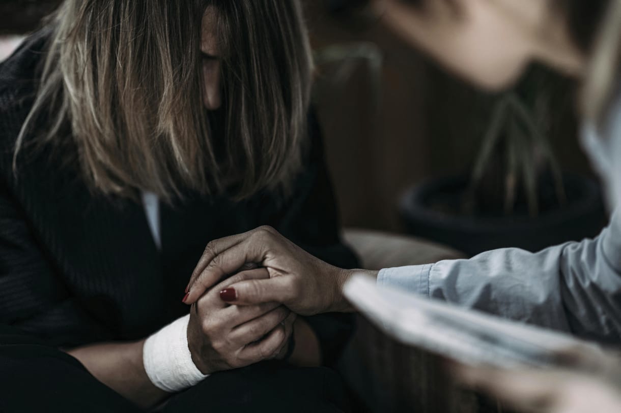 Mit tanácsolnak a depresszió ellen az orvosok? És mit a ChatGPT?