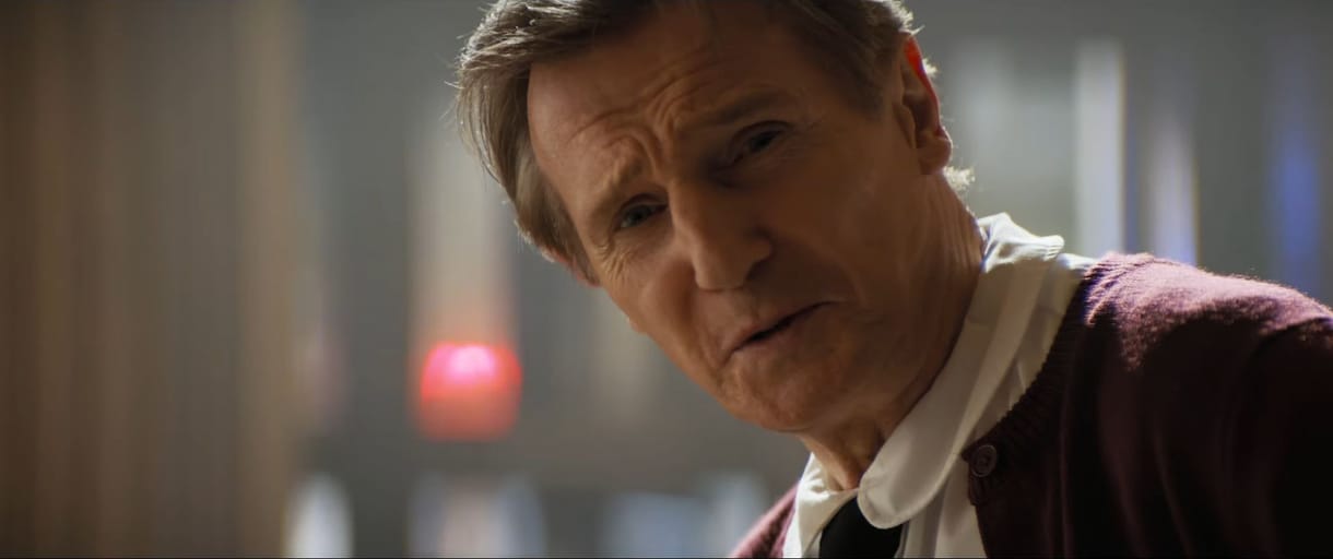 Itt az új Csupasz pisztoly film előzetese, Liam Neesonnel