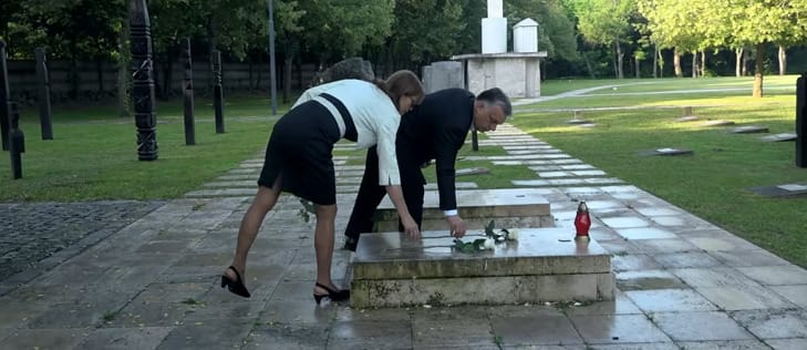 Virágot vitt Nagy Imre sírjára Orbán Viktor