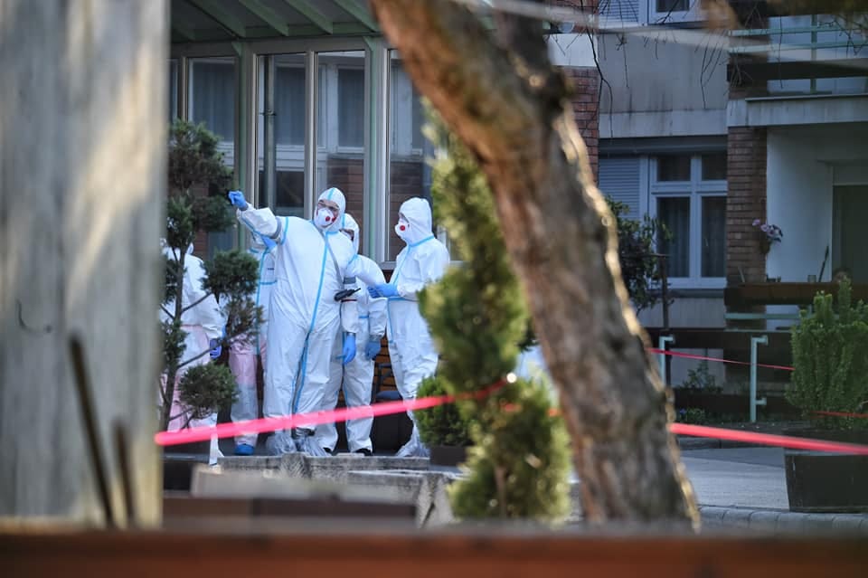 Újabb 56 embert szállítanak kórházba a Pesti úti idősotthonból