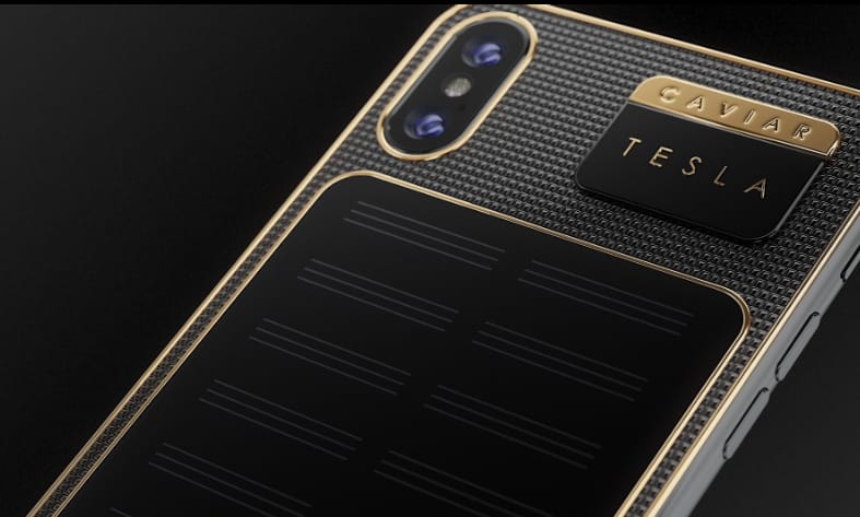 Ez az iPhone X több mint egymillió forintba kerül, mondjuk legalább napelemes