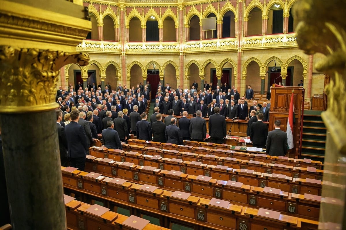 Újra átírták a reklámadó törvényét, hátha így már tetszik Brüsszelnek is