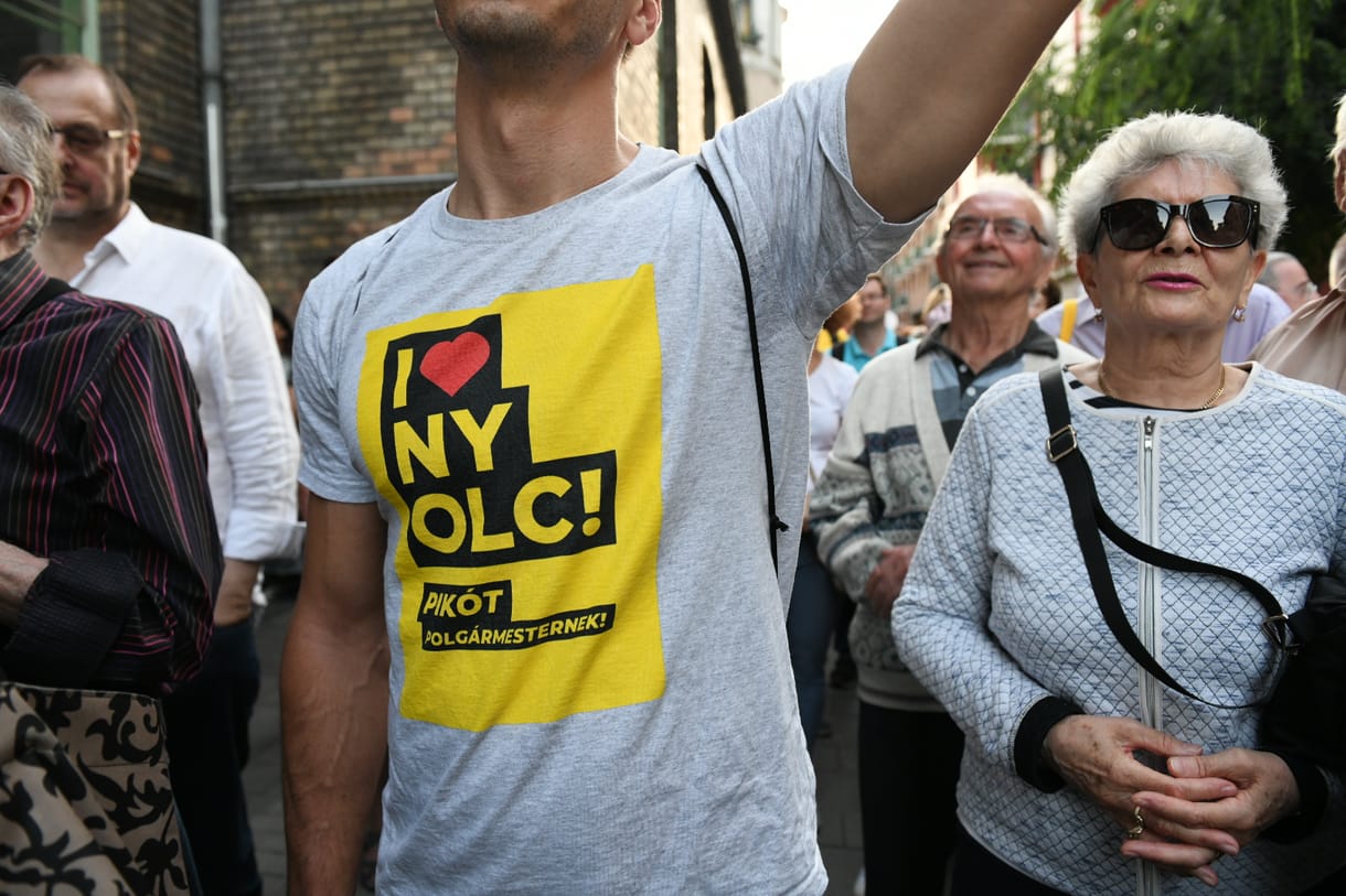 Rongálással is vádolják Pikó Andrásékat