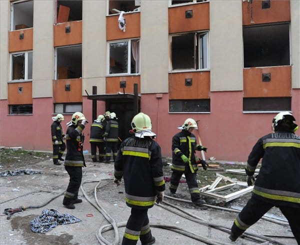 Ellopták a gázfőcsapot, berobbant a panelház