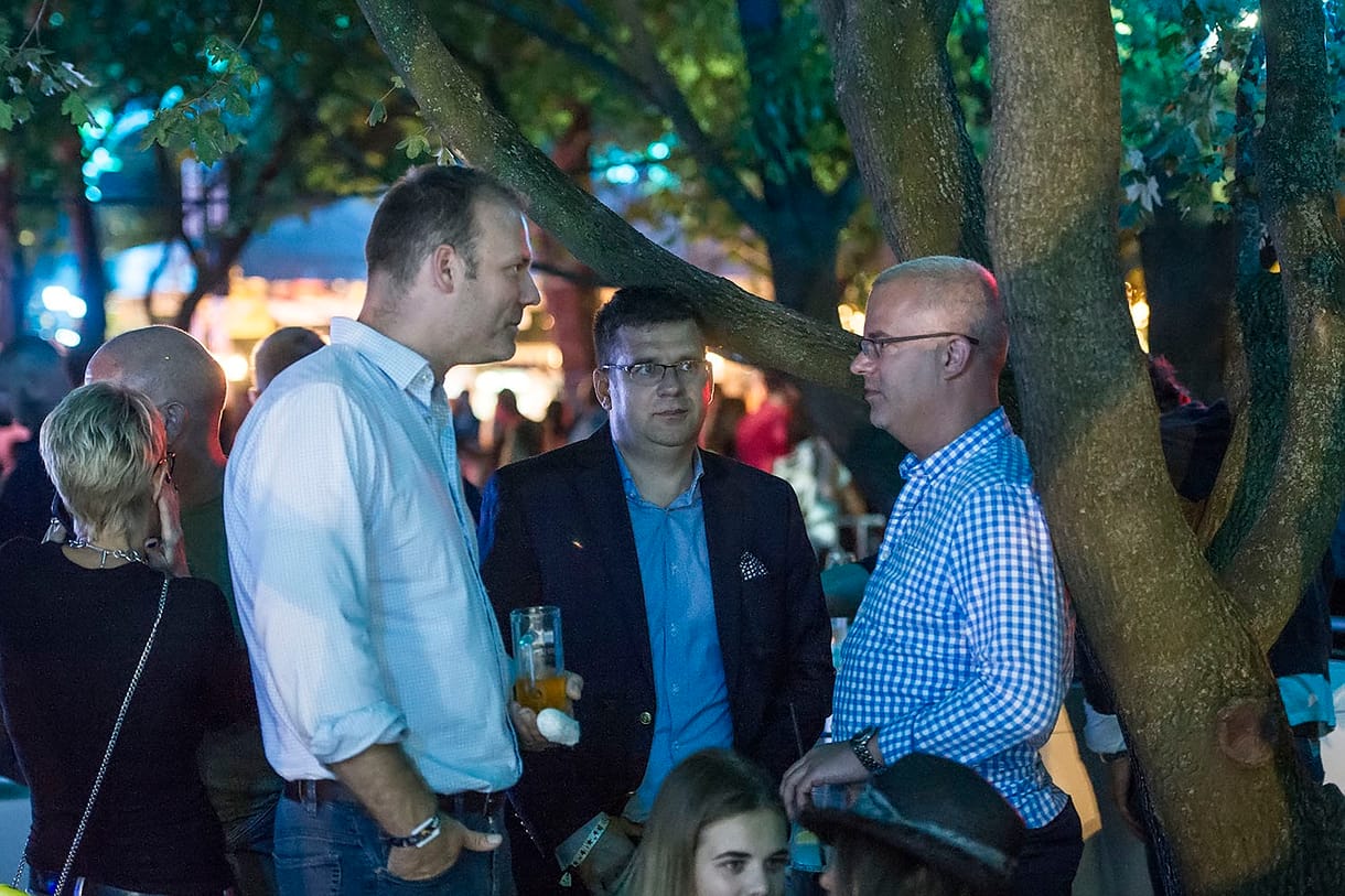 Hont András: A haza ellenzékben