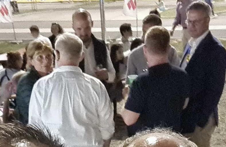 Magyar Péter és Lévai Anikó együtt bulizott a tavalyi MCC-dzsemborin – erről tett közzé fotókat Hadházy 