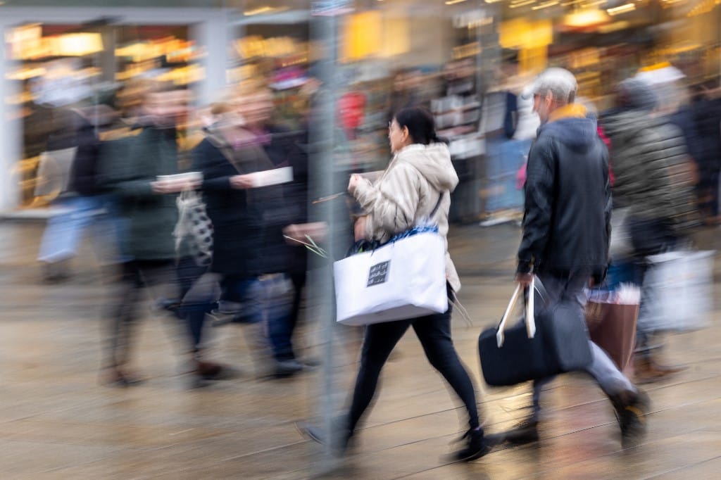 Több millió magyar járhat vásárolni azért, hogy így vezesse le a stresszt
