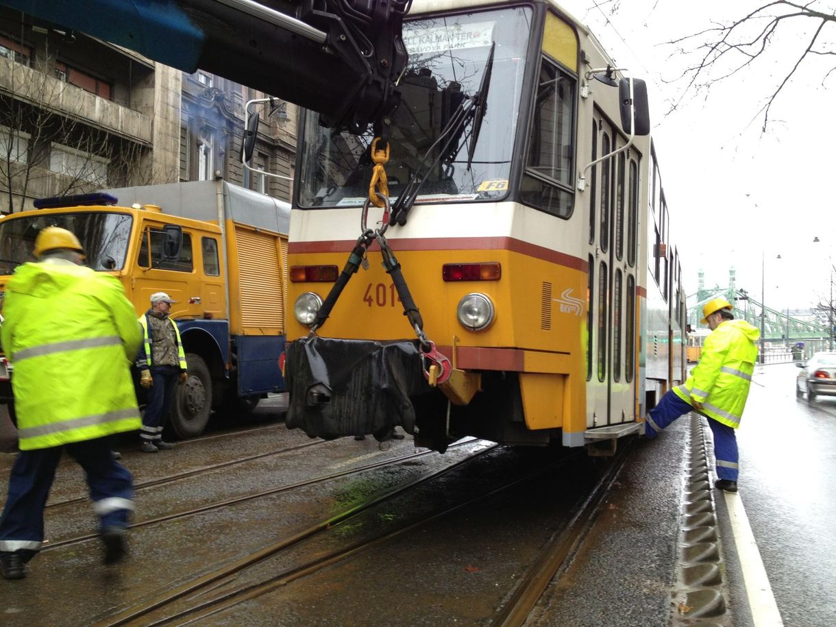 Kisiklott a 18-as villamos - fotó