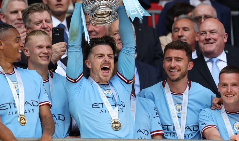 Jack Grealish már most ünnepel és vett egy Mancherster City-kék Lamborghini Urust