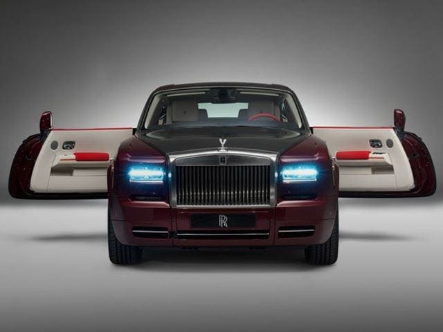 Összesen egy készül a piros kormányos Rolls-Royce-ból