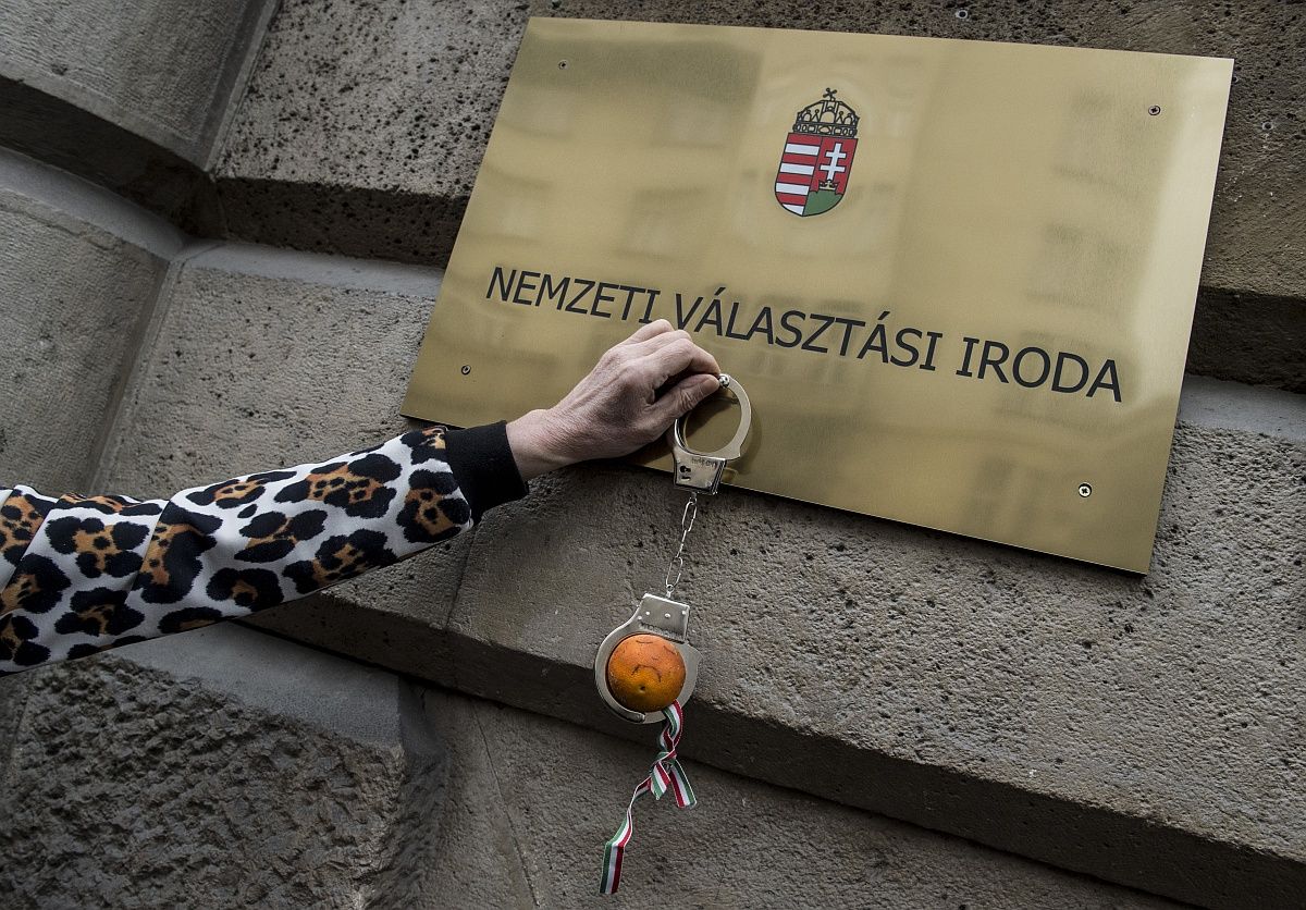 A nap, amikor abszurditásba fulladt a jogállam