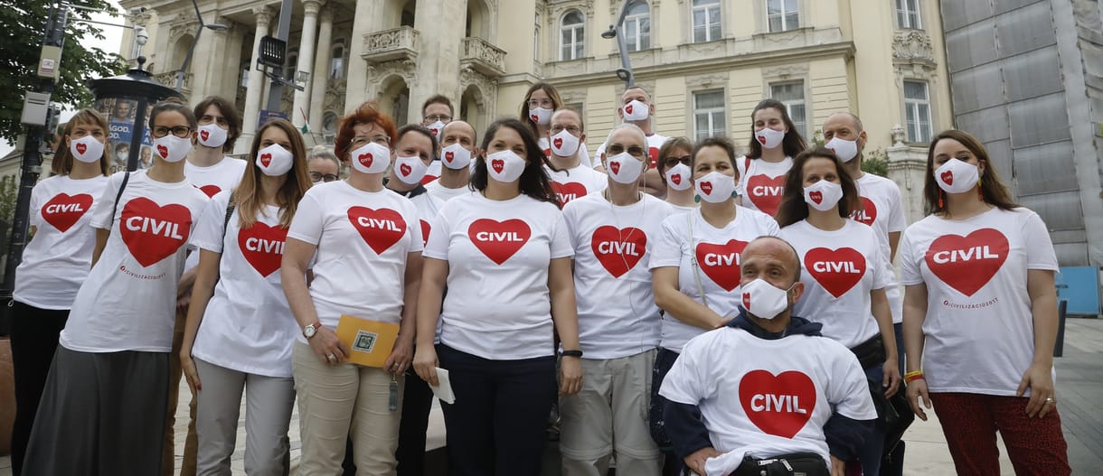 Civilek: ez a törvény csak arra volt jó, hogy összehozzon bennünket