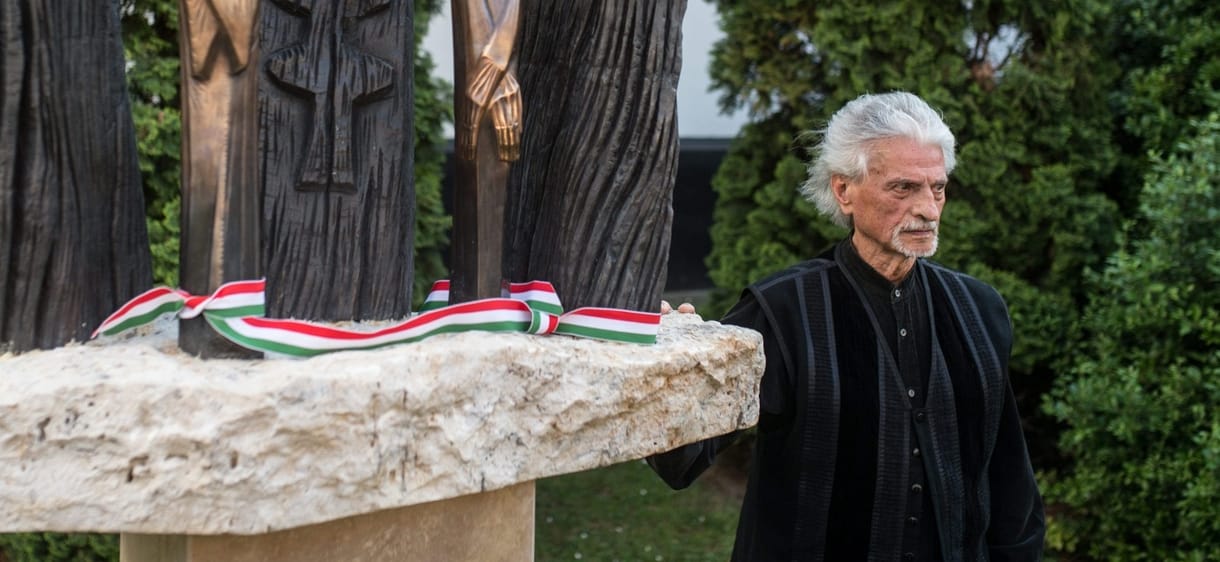 Elhunyt Szervátiusz Tibor szobrászművész