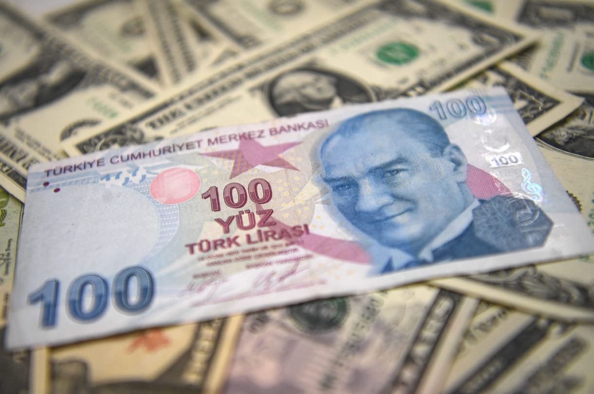 Erdogan a török líra kiütésével saját magát is nehéz helyzetbe kormányozta