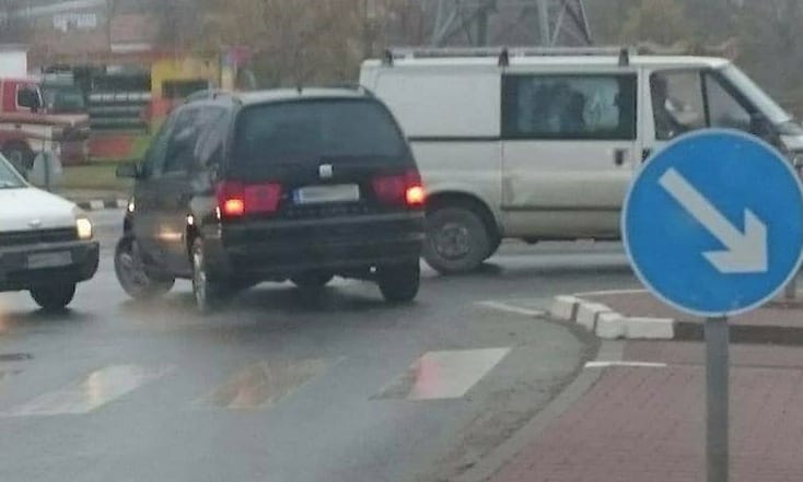 A nap fotója: A budakalászi körforgalomban menetiránnyal szemben