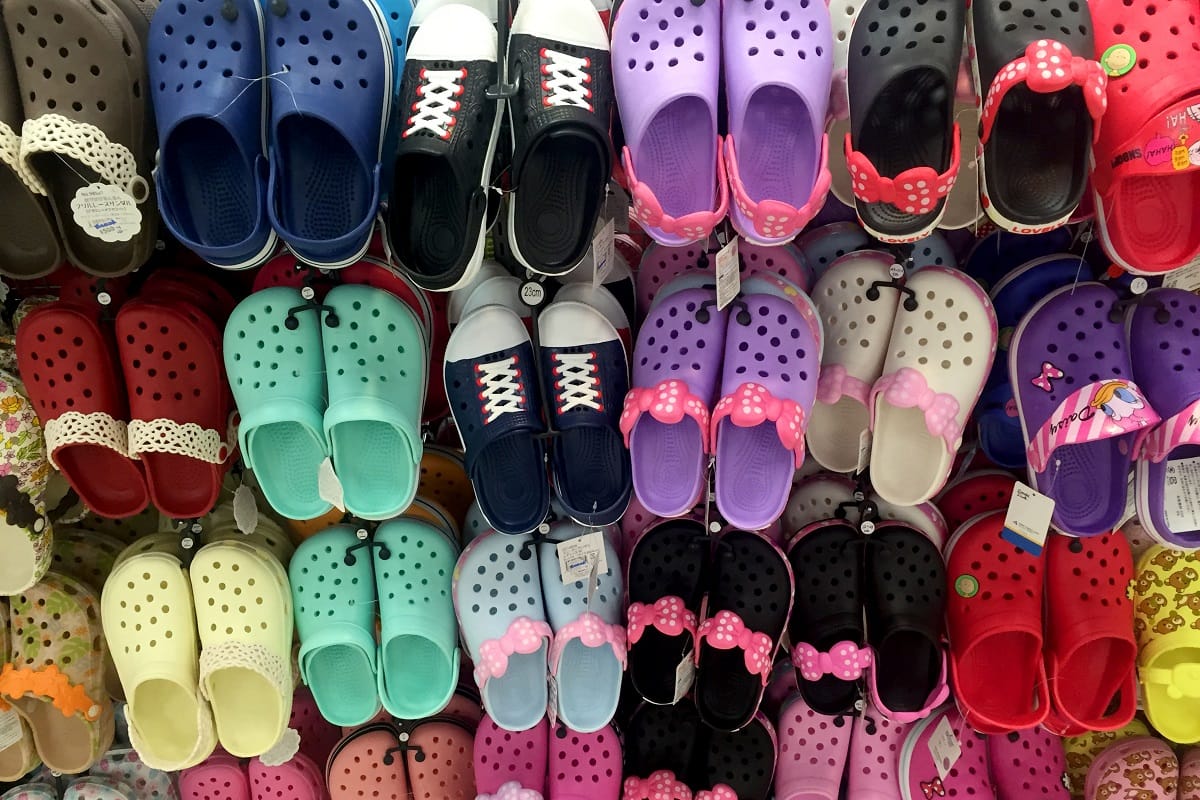 Itt a Crocs táska, és sosem hihetjük azt, hogy már mindent láttunk