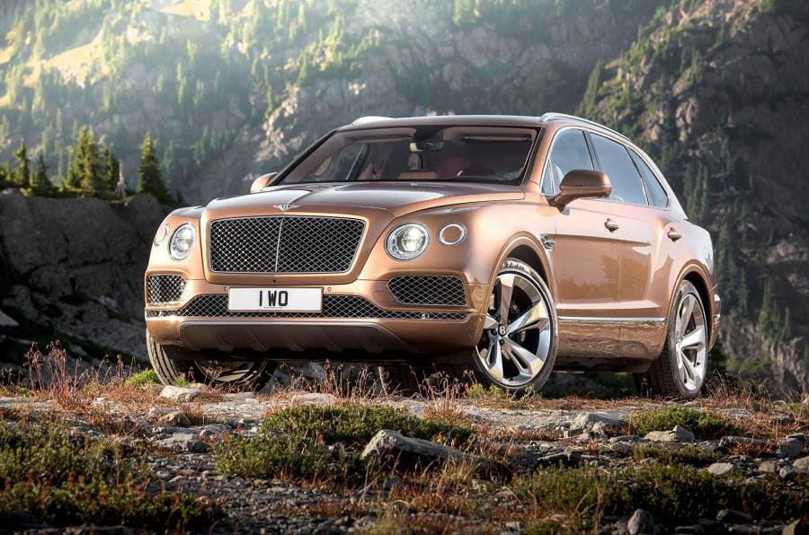 600 lóerőnél sokkal erősebb divatterepjárót készít a Bentley
