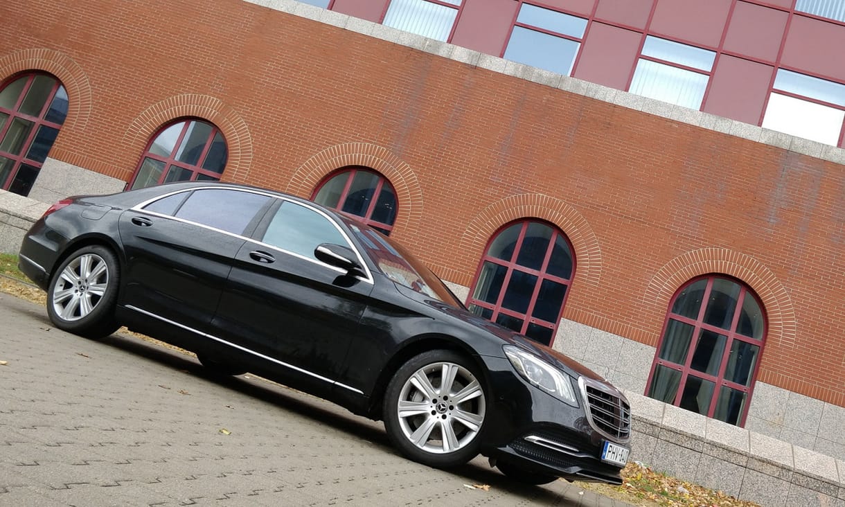 Csak a kandalló hiányzik belőle: teszten az új Mercedes S-osztály