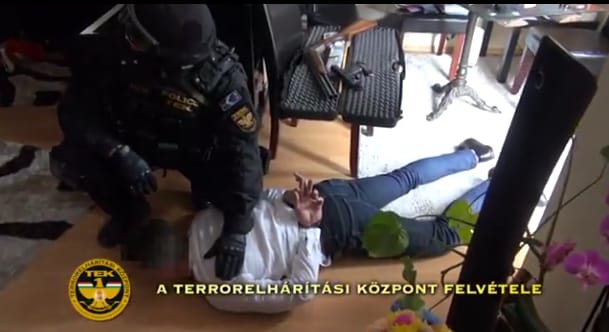 Lövés Budaörsön - barátnőjét verő és gyötrő férfit fogtak el a TEK-esek (videóval)
