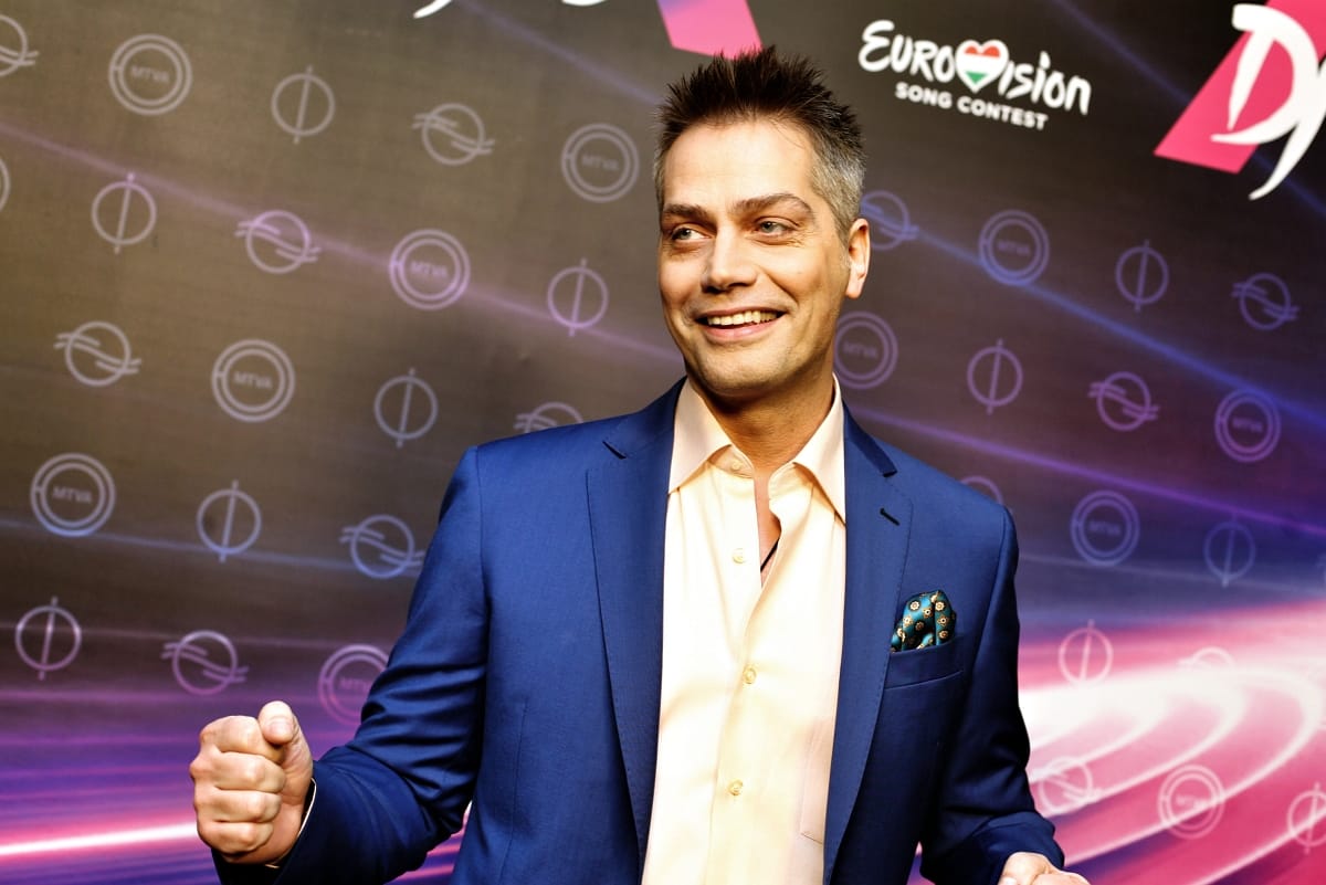 Telefonon rúgta ki a köztévé Harsányi Leventét