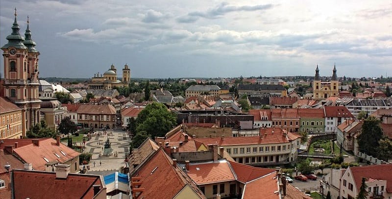 Száz liter fáradt olajat öntöttek Egerben egy csapadékvíz-elvezető árokba