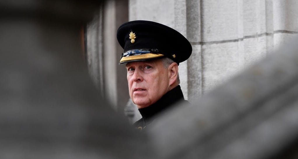 Az egyik áldozat azt állítja, Epstein szexvideókat készített Clintonról, András hercegről és Sir Richard Bransonról is