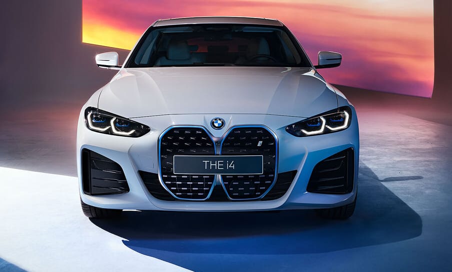 Íme az 530 lóerős BMW i4 M Sport villanyautó