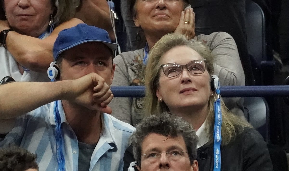 Meryl Streep sörrel a kezében is tökéletes