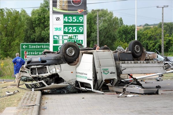 Halálos karambolok napja Baranyában – fotó