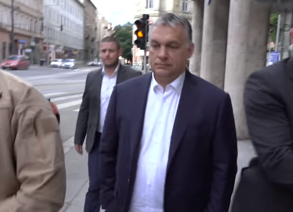 Orbán majdnem beugrott a 444-hez – videó