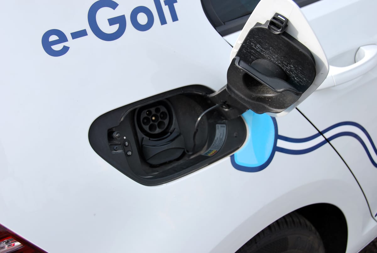 Viszik, mint a cukrot: szinte az összes elektromos VW Golf elfogyott