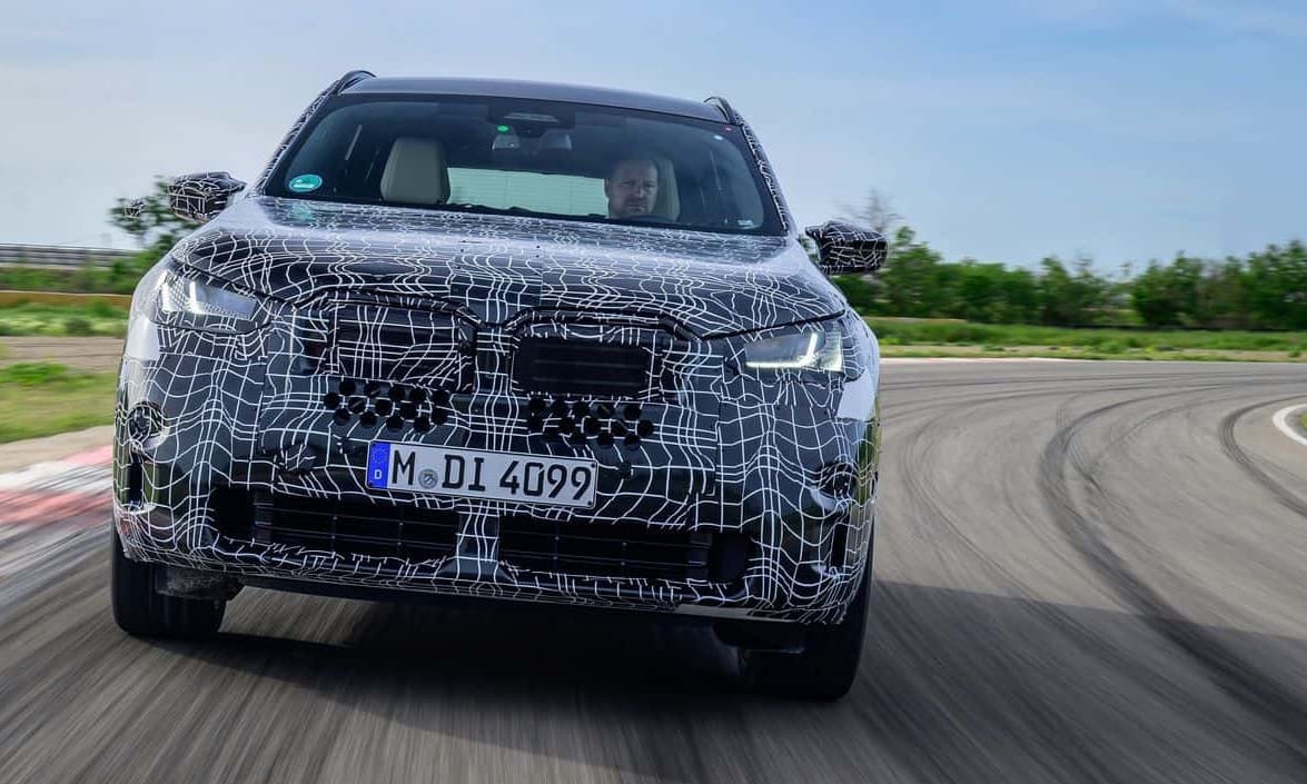 Íme a BMW első debreceni villanyautójának benzines testvérmodellje
