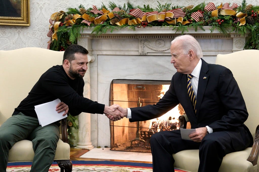 Biden újabb katonai támogatást küld Ukrajnának, de Zelenszkij nem lehet boldog
