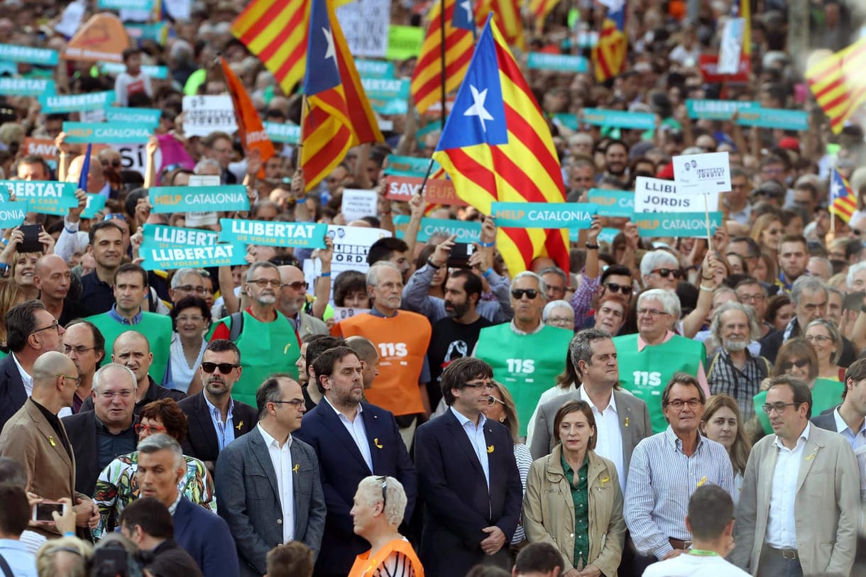Katalán függetlenség: 450 ezres tüntetés volt Barcelonában