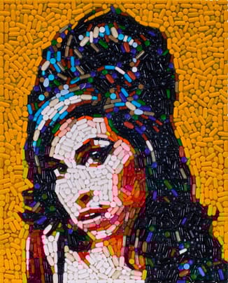 Legális gyógyszerek kombinációja is okozhatta Amy Winehouse halálálát 