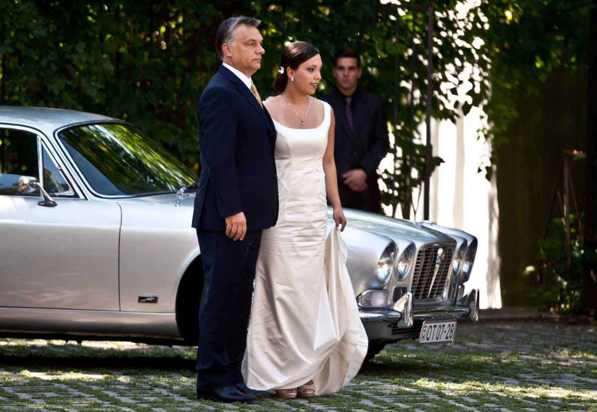 Pohárköszöntő az Orbán-lakodalomra