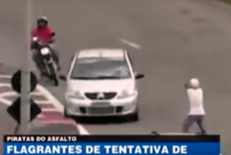 Az év legbénább autórablóit filmezték le Brazíliában - videó