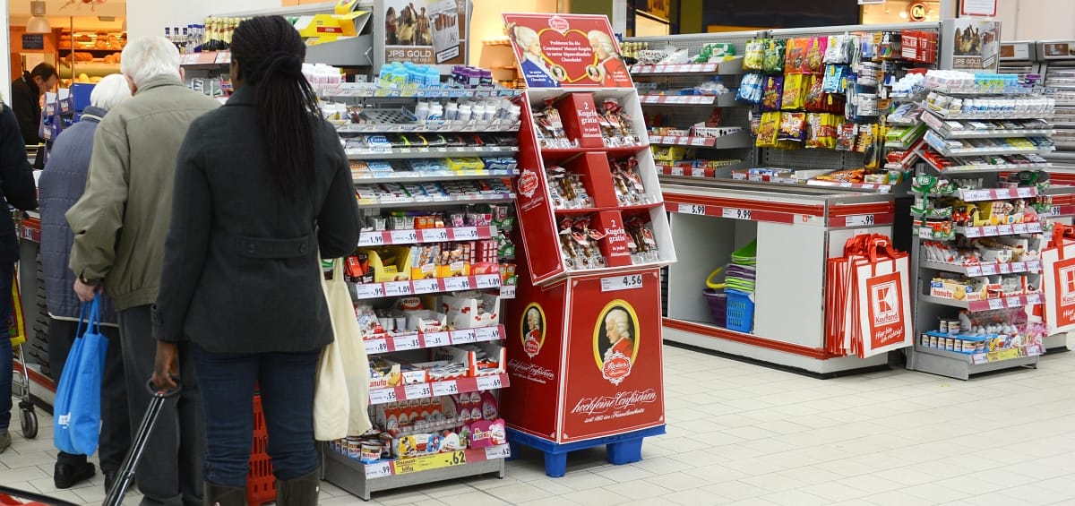 Nálunk bezárnak, Romániában bővítenek az élelmiszerláncok