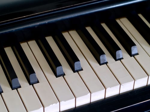A világ egyik legjobb jazz zongoristája Veszprémben