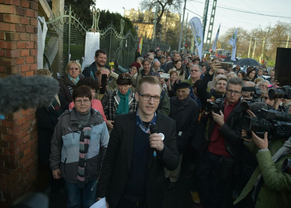 Lázár nem neveti ki a tanárok mozgalmát, de Pukliék azért visszaszóltak neki