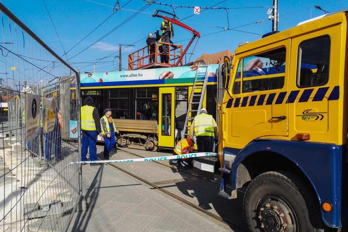 Pótlóbuszok járnak a 4-es, 6-os és a 17-es villamos helyett